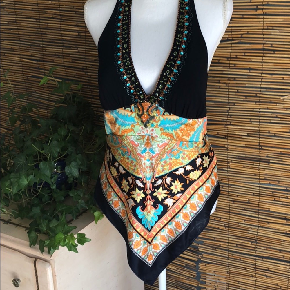 Cache halter top